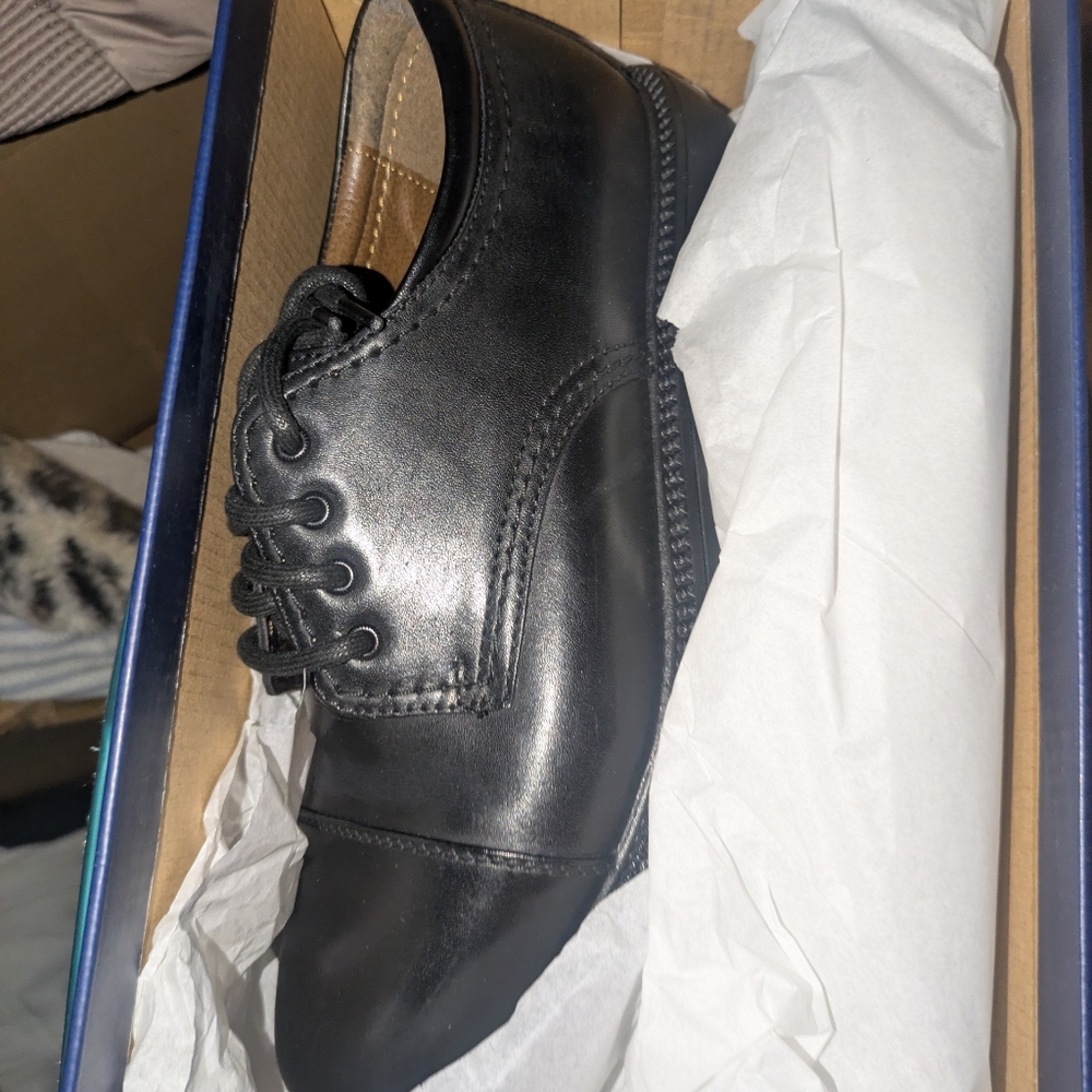 Dockers Black Leather Oxfords